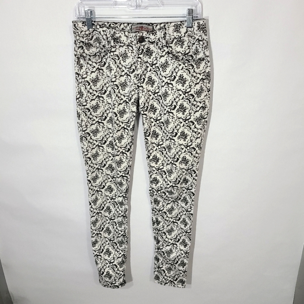 Iris Jeans Women's Size 7 Black and White‎ Paisley Print